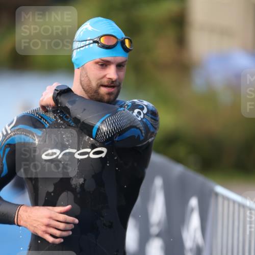 25.08.2024 - Elbe Triathlon Hamburg H.Heesch http://msf.ph/oto/6850026 25.08.2024 08:57:38 Schwimmen 205, 245 meine-sportfotos.de