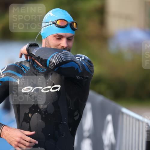 25.08.2024 - Elbe Triathlon Hamburg H.Heesch http://msf.ph/oto/6850037 25.08.2024 08:57:38 Schwimmen 205, 245 meine-sportfotos.de