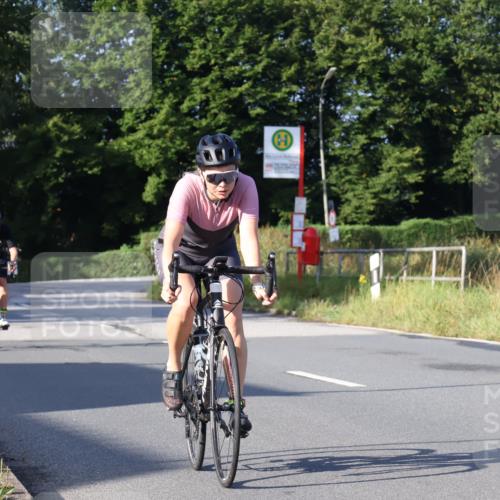 25.08.2024 - Elbe Triathlon Hamburg Fuchs,  Jonas http://msf.ph/oto/6850056 25.08.2024 09:12:59 Radfahren 131, 145, 130 meine-sportfotos.de