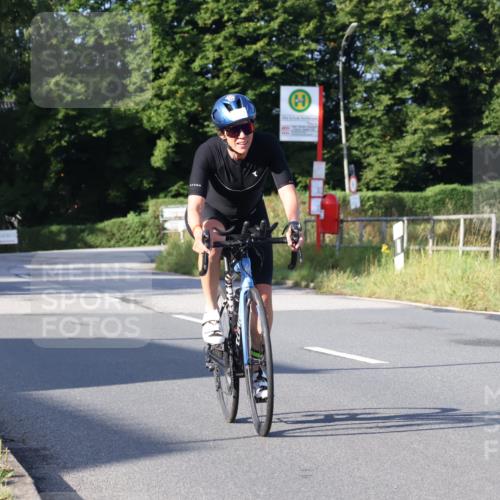 25.08.2024 - Elbe Triathlon Hamburg Fuchs,  Jonas http://msf.ph/oto/6850089 25.08.2024 09:13:01 Radfahren 145, 130 meine-sportfotos.de