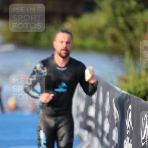 25.08.2024 - Elbe Triathlon Hamburg H.Heesch http://msf.ph/oto/6850163 25.08.2024 08:58:18 Schwimmen 236, 243, 303, 308 meine-sportfotos.de