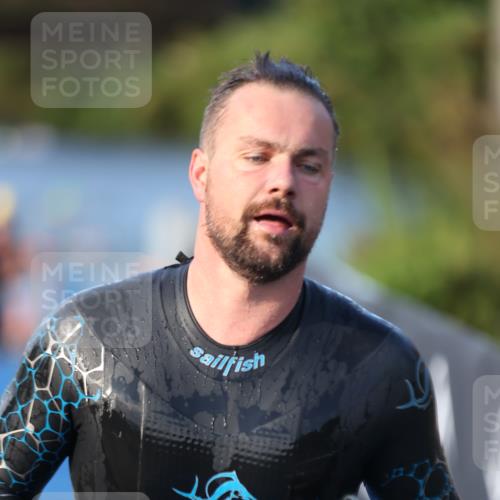 25.08.2024 - Elbe Triathlon Hamburg H.Heesch http://msf.ph/oto/6850236 25.08.2024 08:58:20 Schwimmen 236, 243, 303, 308 meine-sportfotos.de
