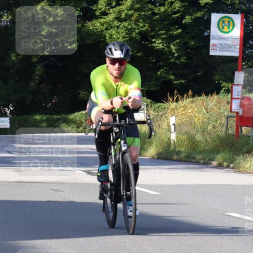 25.08.2024 - Elbe Triathlon Hamburg Fuchs,  Jonas http://msf.ph/oto/6850247 25.08.2024 09:13:24 Radfahren 65, 251 meine-sportfotos.de