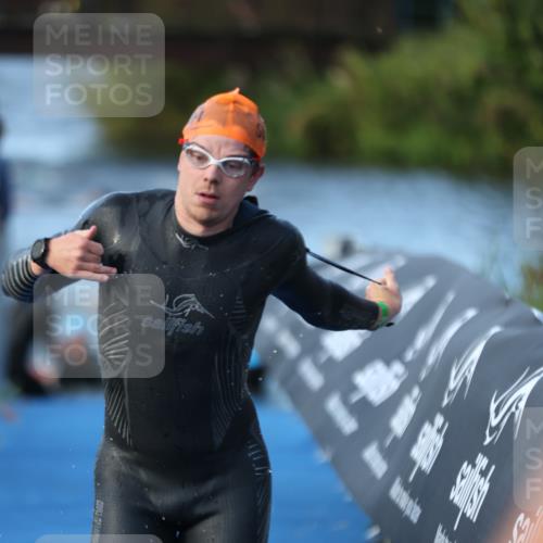 25.08.2024 - Elbe Triathlon Hamburg H.Heesch http://msf.ph/oto/6850304 25.08.2024 08:58:31 Schwimmen 208, 236, 241, 243, 266, 303, 308, 313 meine-sportfotos.de