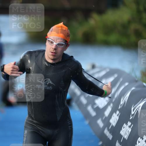 25.08.2024 - Elbe Triathlon Hamburg H.Heesch http://msf.ph/oto/6850310 25.08.2024 08:58:31 Schwimmen 208, 236, 241, 243, 266, 303, 308, 313 meine-sportfotos.de