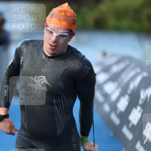 25.08.2024 - Elbe Triathlon Hamburg H.Heesch http://msf.ph/oto/6850331 25.08.2024 08:58:32 Schwimmen 208, 236, 241, 243, 266, 294, 303, 308, 313 meine-sportfotos.de