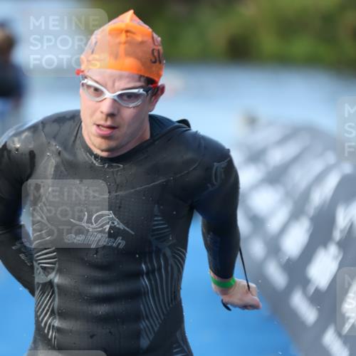 25.08.2024 - Elbe Triathlon Hamburg H.Heesch http://msf.ph/oto/6850358 25.08.2024 08:58:32 Schwimmen 208, 236, 241, 243, 266, 294, 303, 308, 313 meine-sportfotos.de