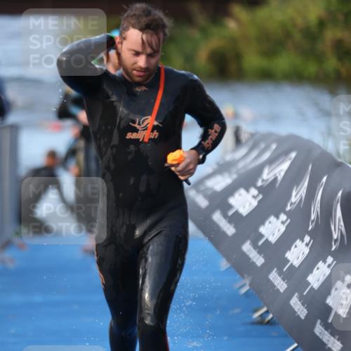 25.08.2024 - Elbe Triathlon Hamburg H.Heesch http://msf.ph/oto/6850377 25.08.2024 08:58:39 Schwimmen 208, 211, 236, 241, 243, 266, 283, 294, 308, 313 meine-sportfotos.de
