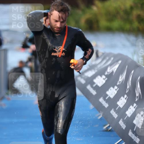 25.08.2024 - Elbe Triathlon Hamburg H.Heesch http://msf.ph/oto/6850379 25.08.2024 08:58:39 Schwimmen 208, 211, 236, 241, 243, 266, 283, 294, 308, 313 meine-sportfotos.de