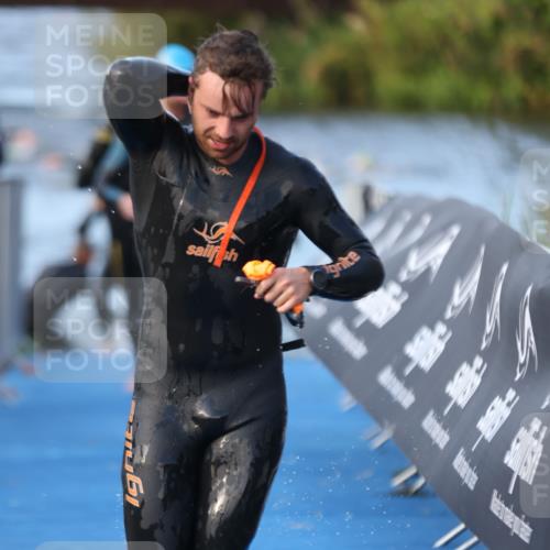 25.08.2024 - Elbe Triathlon Hamburg H.Heesch http://msf.ph/oto/6850396 25.08.2024 08:58:39 Schwimmen 208, 211, 236, 241, 243, 266, 283, 294, 308, 313 meine-sportfotos.de