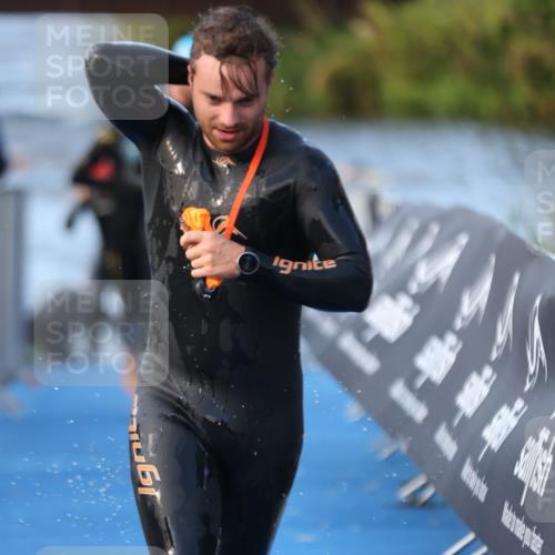 25.08.2024 - Elbe Triathlon Hamburg H.Heesch http://msf.ph/oto/6850417 25.08.2024 08:58:39 Schwimmen 208, 211, 236, 241, 243, 266, 283, 294, 308, 313 meine-sportfotos.de