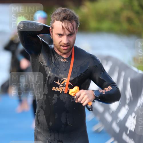25.08.2024 - Elbe Triathlon Hamburg H.Heesch http://msf.ph/oto/6850446 25.08.2024 08:58:40 Schwimmen 208, 211, 236, 241, 243, 266, 283, 294, 308, 313 meine-sportfotos.de