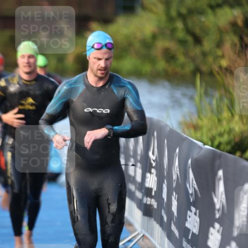 25.08.2024 - Elbe Triathlon Hamburg H.Heesch http://msf.ph/oto/6850473 25.08.2024 08:58:41 Schwimmen 208, 211, 236, 241, 243, 266, 283, 294, 308, 313 meine-sportfotos.de