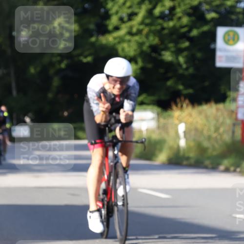 25.08.2024 - Elbe Triathlon Hamburg Fuchs,  Jonas http://msf.ph/oto/6850483 25.08.2024 09:13:41 Radfahren 138, 55, 143 meine-sportfotos.de