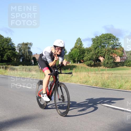 25.08.2024 - Elbe Triathlon Hamburg Fuchs,  Jonas http://msf.ph/oto/6850528 25.08.2024 09:13:42 Radfahren 138, 55, 143 meine-sportfotos.de