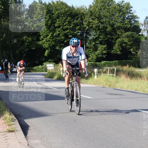 25.08.2024 - Elbe Triathlon Hamburg Fuchs,  Jonas http://msf.ph/oto/6850616 25.08.2024 09:13:59 Radfahren 286, 33, 317 meine-sportfotos.de