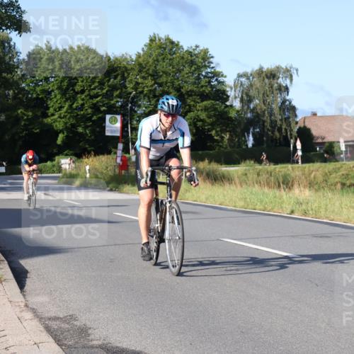 25.08.2024 - Elbe Triathlon Hamburg Fuchs,  Jonas http://msf.ph/oto/6850626 25.08.2024 09:14:00 Radfahren 286, 33, 317 meine-sportfotos.de