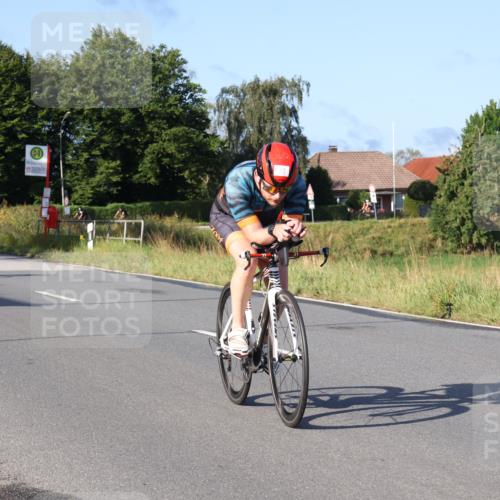 25.08.2024 - Elbe Triathlon Hamburg Fuchs,  Jonas http://msf.ph/oto/6850653 25.08.2024 09:14:02 Radfahren 286, 33, 317, 137, 114 meine-sportfotos.de