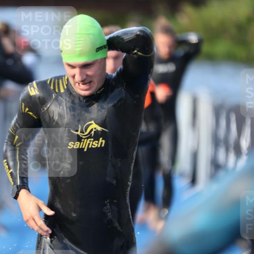 25.08.2024 - Elbe Triathlon Hamburg H.Heesch http://msf.ph/oto/6850666 25.08.2024 08:58:44 Schwimmen 203, 208, 211, 236, 241, 243, 266, 283, 294, 308, 313 meine-sportfotos.de