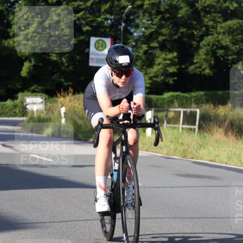 25.08.2024 - Elbe Triathlon Hamburg Fuchs,  Jonas http://msf.ph/oto/6850738 25.08.2024 09:14:07 Radfahren 33, 317, 137, 114, 163, 385 meine-sportfotos.de