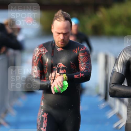 25.08.2024 - Elbe Triathlon Hamburg H.Heesch http://msf.ph/oto/6850797 25.08.2024 08:58:47 Schwimmen 203, 208, 211, 236, 241, 243, 266, 283, 294, 313 meine-sportfotos.de