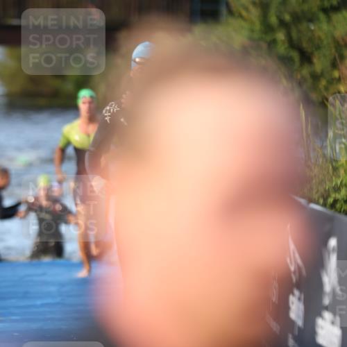 25.08.2024 - Elbe Triathlon Hamburg H.Heesch http://msf.ph/oto/6850900 25.08.2024 08:58:50 Schwimmen 203, 208, 211, 236, 241, 266, 283, 294, 313 meine-sportfotos.de