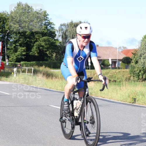 25.08.2024 - Elbe Triathlon Hamburg Fuchs,  Jonas http://msf.ph/oto/6850939 25.08.2024 09:14:17 Radfahren 385, 271, 305, 175, 239 meine-sportfotos.de