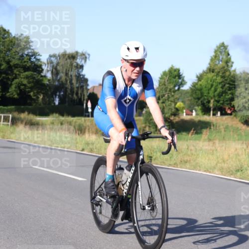 25.08.2024 - Elbe Triathlon Hamburg Fuchs,  Jonas http://msf.ph/oto/6850947 25.08.2024 09:14:17 Radfahren 385, 271, 305, 175, 239 meine-sportfotos.de