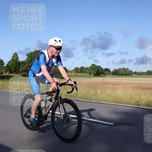 25.08.2024 - Elbe Triathlon Hamburg Fuchs,  Jonas http://msf.ph/oto/6850959 25.08.2024 09:14:17 Radfahren 385, 271, 305, 175, 239 meine-sportfotos.de