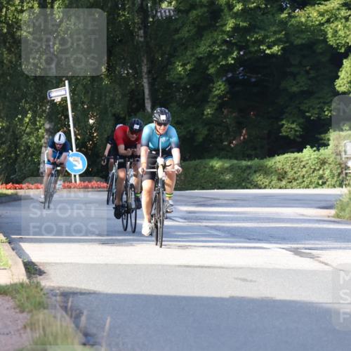25.08.2024 - Elbe Triathlon Hamburg Fuchs,  Jonas http://msf.ph/oto/6851058 25.08.2024 09:14:28 Radfahren 239, 113, 90, 136, 403 meine-sportfotos.de