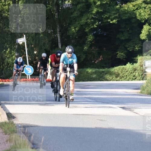 25.08.2024 - Elbe Triathlon Hamburg Fuchs,  Jonas http://msf.ph/oto/6851067 25.08.2024 09:14:29 Radfahren 239, 113, 90, 136, 403, 250 meine-sportfotos.de