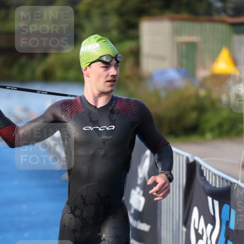 25.08.2024 - Elbe Triathlon Hamburg H.Heesch http://msf.ph/oto/6851099 25.08.2024 08:59:00 Schwimmen 203, 208, 211, 237, 241, 266, 275, 283, 285, 294, 298, 313 meine-sportfotos.de