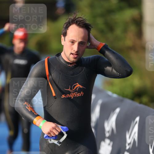 25.08.2024 - Elbe Triathlon Hamburg H.Heesch http://msf.ph/oto/6851208 25.08.2024 08:59:13 Schwimmen 202, 203, 204, 237, 261, 275, 285, 298, 310, 316, 322 meine-sportfotos.de