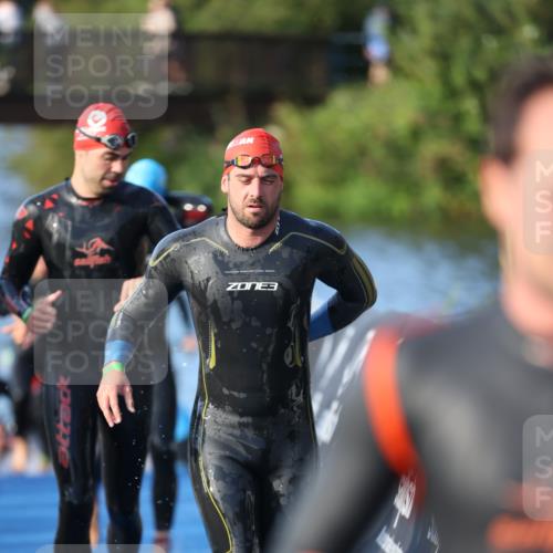25.08.2024 - Elbe Triathlon Hamburg H.Heesch http://msf.ph/oto/6851217 25.08.2024 08:59:14 Schwimmen 202, 203, 204, 237, 261, 275, 285, 298, 310, 316, 322 meine-sportfotos.de
