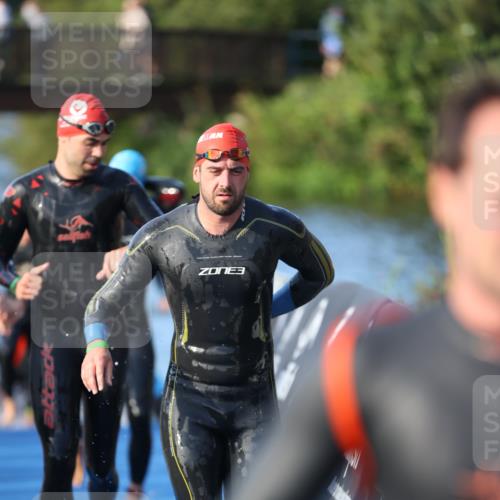 25.08.2024 - Elbe Triathlon Hamburg H.Heesch http://msf.ph/oto/6851224 25.08.2024 08:59:14 Schwimmen 202, 203, 204, 237, 261, 275, 285, 298, 310, 316, 322 meine-sportfotos.de