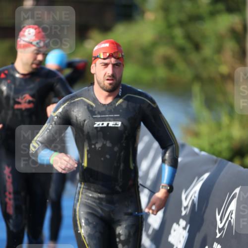 25.08.2024 - Elbe Triathlon Hamburg H.Heesch http://msf.ph/oto/6851248 25.08.2024 08:59:14 Schwimmen 202, 203, 204, 237, 261, 275, 285, 298, 310, 316, 322 meine-sportfotos.de