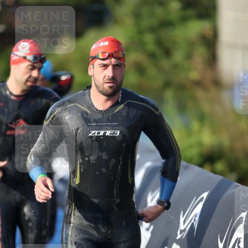 25.08.2024 - Elbe Triathlon Hamburg H.Heesch http://msf.ph/oto/6851292 25.08.2024 08:59:15 Schwimmen 202, 203, 204, 237, 261, 275, 278, 285, 298, 310, 316, 322 meine-sportfotos.de