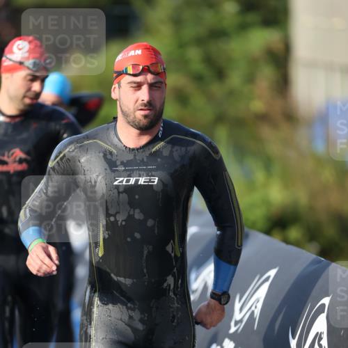25.08.2024 - Elbe Triathlon Hamburg H.Heesch http://msf.ph/oto/6851314 25.08.2024 08:59:15 Schwimmen 202, 203, 204, 237, 261, 275, 278, 285, 298, 310, 316, 322 meine-sportfotos.de