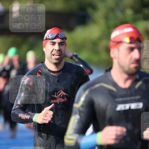 25.08.2024 - Elbe Triathlon Hamburg H.Heesch http://msf.ph/oto/6851318 25.08.2024 08:59:16 Schwimmen 202, 203, 204, 237, 261, 275, 278, 285, 298, 310, 316, 322 meine-sportfotos.de
