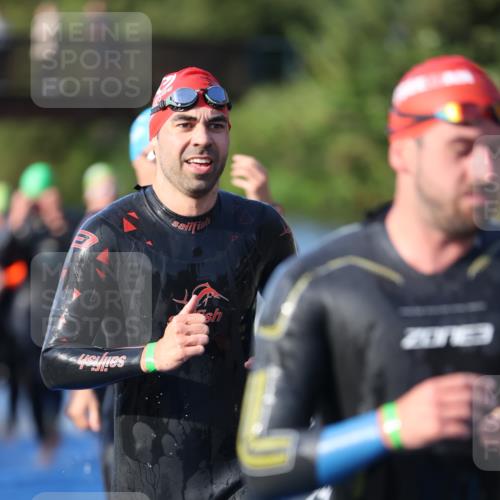25.08.2024 - Elbe Triathlon Hamburg H.Heesch http://msf.ph/oto/6851335 25.08.2024 08:59:16 Schwimmen 202, 203, 204, 237, 261, 275, 278, 285, 298, 310, 316, 322 meine-sportfotos.de