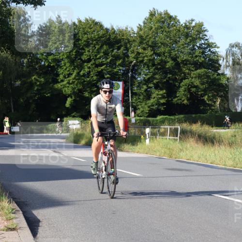 25.08.2024 - Elbe Triathlon Hamburg Fuchs,  Jonas http://msf.ph/oto/6851368 25.08.2024 09:14:50 Radfahren 206 meine-sportfotos.de