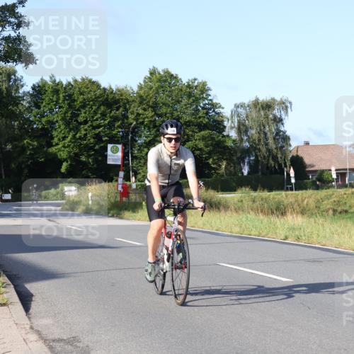 25.08.2024 - Elbe Triathlon Hamburg Fuchs,  Jonas http://msf.ph/oto/6851389 25.08.2024 09:14:51 Radfahren 206 meine-sportfotos.de