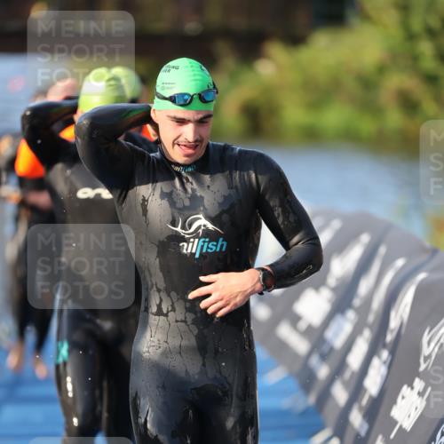 25.08.2024 - Elbe Triathlon Hamburg H.Heesch http://msf.ph/oto/6851410 25.08.2024 08:59:21 Schwimmen 202, 204, 237, 261, 274, 275, 278, 285, 298, 310, 316, 322 meine-sportfotos.de