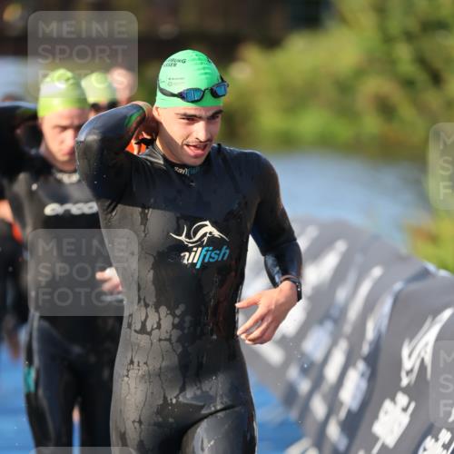 25.08.2024 - Elbe Triathlon Hamburg H.Heesch http://msf.ph/oto/6851429 25.08.2024 08:59:21 Schwimmen 202, 204, 237, 261, 274, 275, 278, 285, 298, 310, 316, 322 meine-sportfotos.de