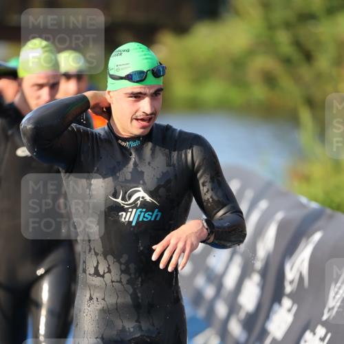 25.08.2024 - Elbe Triathlon Hamburg H.Heesch http://msf.ph/oto/6851453 25.08.2024 08:59:21 Schwimmen 202, 204, 237, 261, 274, 275, 278, 285, 298, 310, 316, 322 meine-sportfotos.de