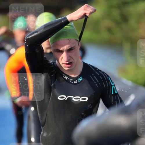 25.08.2024 - Elbe Triathlon Hamburg H.Heesch http://msf.ph/oto/6851479 25.08.2024 08:59:23 Schwimmen 202, 204, 237, 261, 274, 275, 278, 285, 298, 310, 316, 322 meine-sportfotos.de