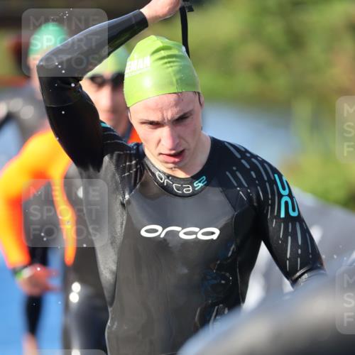 25.08.2024 - Elbe Triathlon Hamburg H.Heesch http://msf.ph/oto/6851488 25.08.2024 08:59:23 Schwimmen 202, 204, 237, 261, 274, 275, 278, 285, 298, 310, 316, 322 meine-sportfotos.de