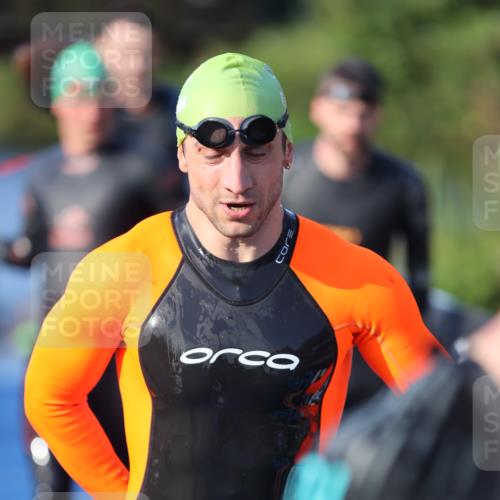 25.08.2024 - Elbe Triathlon Hamburg H.Heesch http://msf.ph/oto/6851529 25.08.2024 08:59:24 Schwimmen 202, 204, 237, 261, 274, 275, 278, 285, 298, 310, 316, 322 meine-sportfotos.de