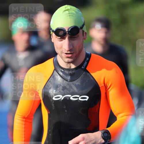 25.08.2024 - Elbe Triathlon Hamburg H.Heesch http://msf.ph/oto/6851547 25.08.2024 08:59:24 Schwimmen 202, 204, 237, 261, 274, 275, 278, 285, 298, 310, 316, 322 meine-sportfotos.de