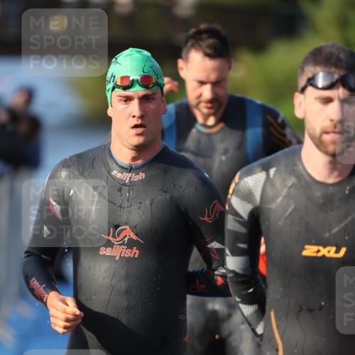 25.08.2024 - Elbe Triathlon Hamburg H.Heesch http://msf.ph/oto/6851587 25.08.2024 08:59:25 Schwimmen 202, 204, 237, 261, 274, 275, 278, 285, 298, 310, 316, 322 meine-sportfotos.de